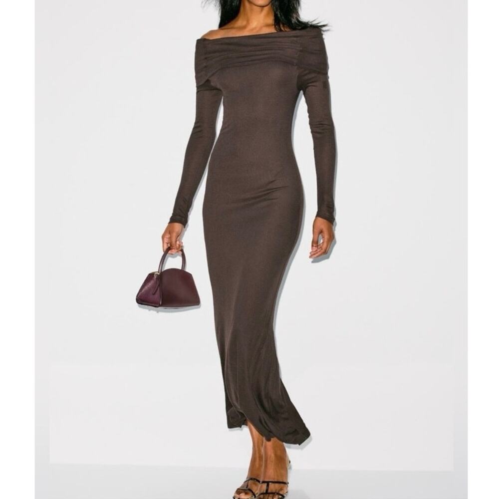 Off-Shoulder Long Sleeve
Brown Maxi Dress Large